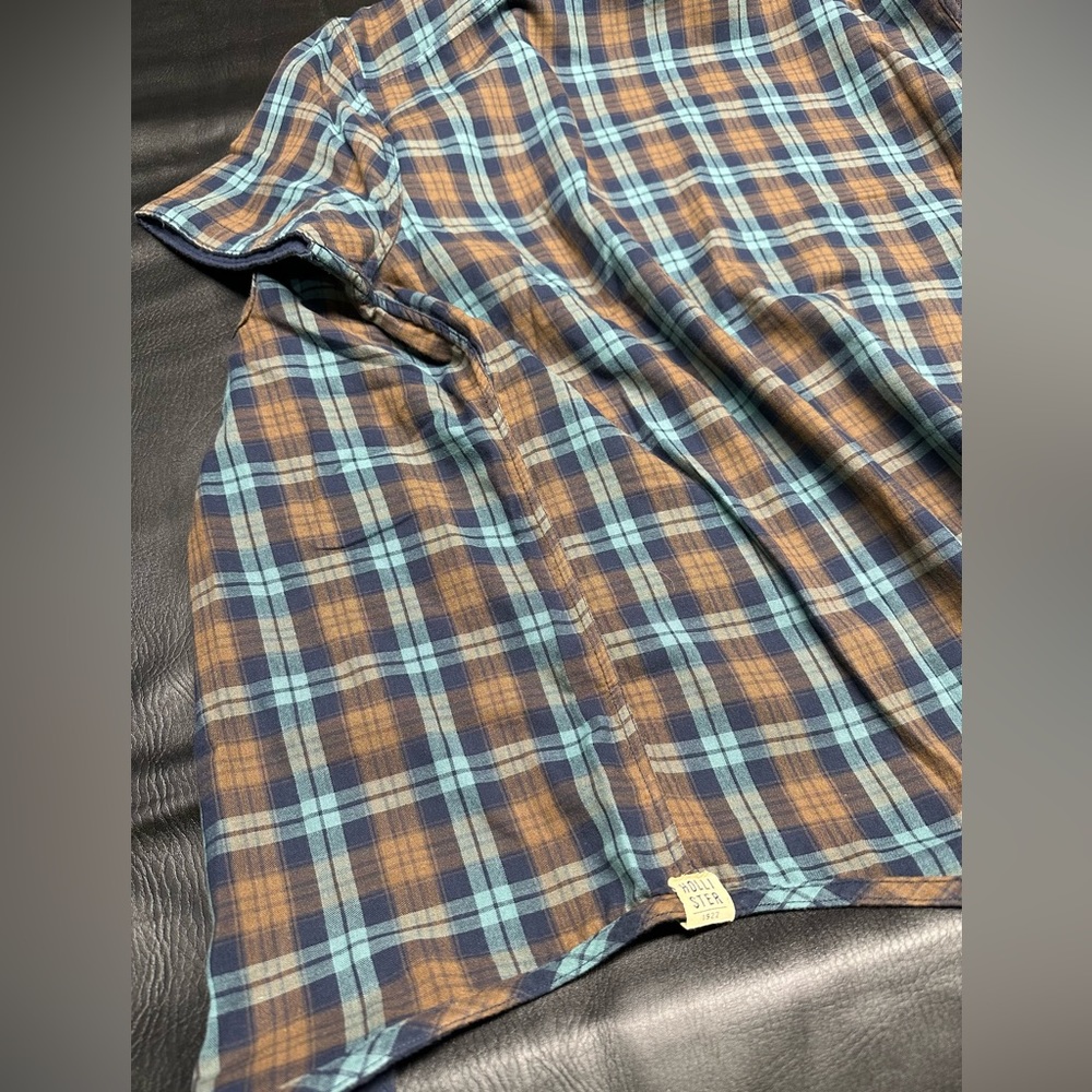 Hollister Short Sleeve Button Down Shirt - Picture 6 of 6